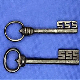 Exposition de clefs anciennes, cadenas, serrures, coffrets - De l'Antiquité au XXème siècle : Et si elles pouvaient parler...