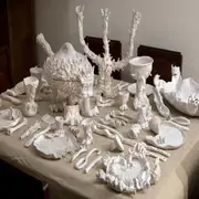 Paris : la Manufacture Marcadet expose ses créations en faïence à la Galerie Vallois