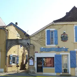 Exposition de peintures de Mme Mongeri , au restaurant De la Tour