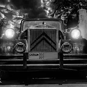 Exposition de véhicules et motos anciennes