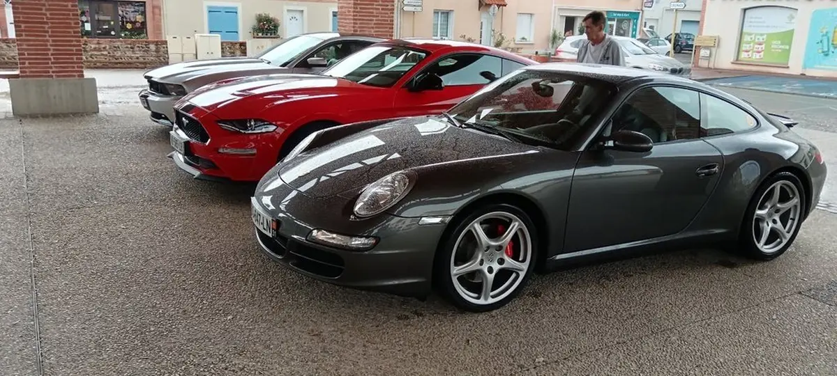 Exposition De Voitures