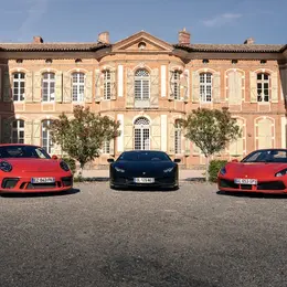 Exposition De Voitures De Prestige Au Château