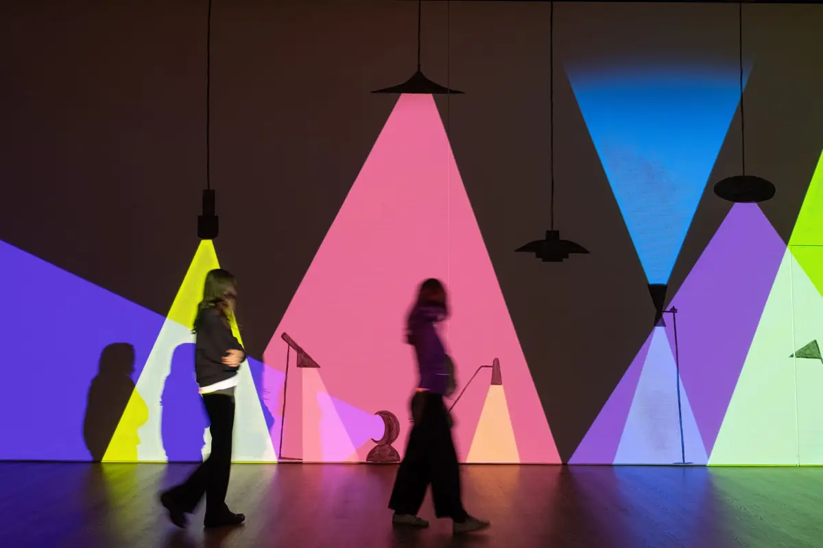 Zilla Leutenegger, Lampionaio, 2024/2026, video, wall drawing. Courtesy of the artist and Galerie Peter Kilchmann, Zurich and Paris. 