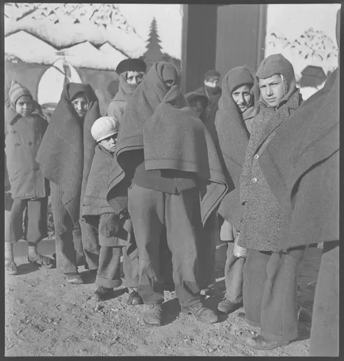 Exposition  des Espagnols dans les camps : photographies de Paul SENN   - Maison de MA Région