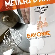 Exposition des métiers d'art au cloître de la cathédrale de Bayonne