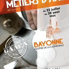 Exposition des métiers d'art au cloître de la cathédrale de Bayonne