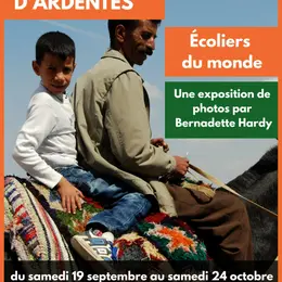 Exposition Écoliers du monde par Bernadette Hardy