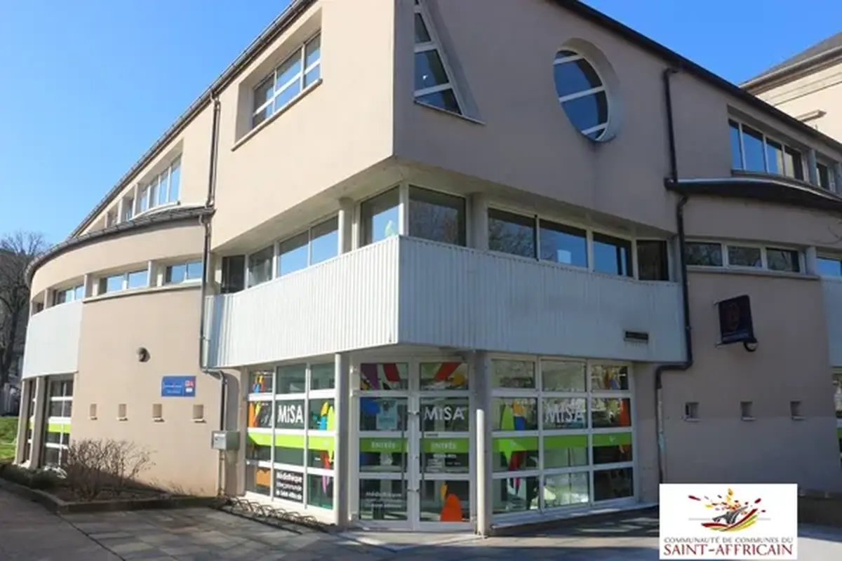 Exposition : Entre Silence et Lumière