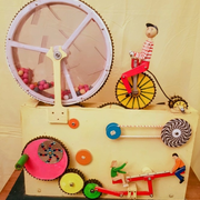 Exposition Les jeux de Monsieur Huc de Jean-Claude Huc à la BIG