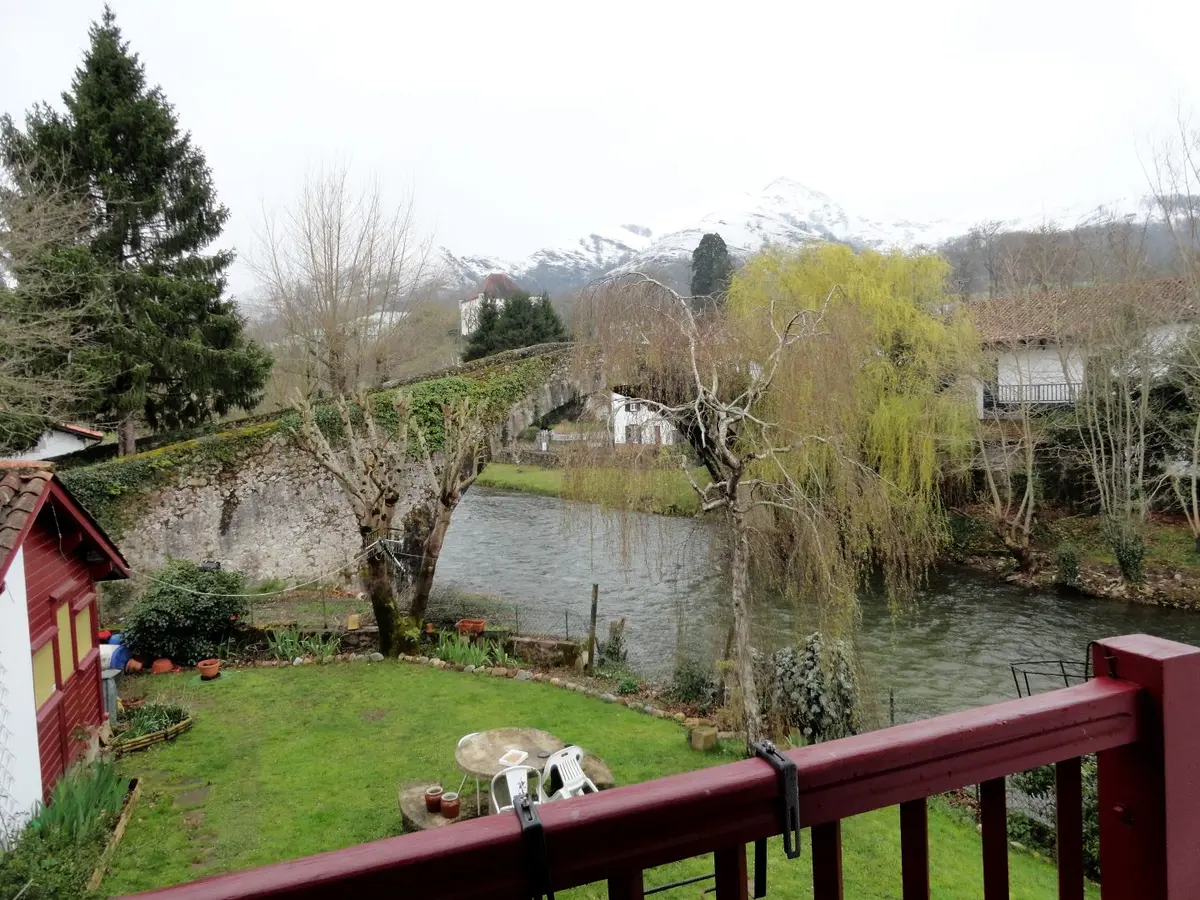 Exposition : peintures de Laurent Petricorena