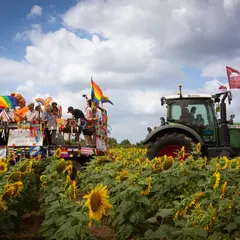 Exposition : Queers Des Champs, Les Lgbtqia+ Existent Aussi En Milieu Rural