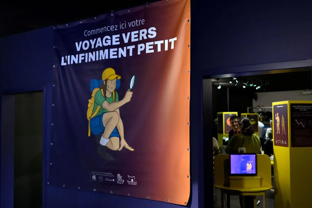 Exposition Voyage vers l'infiniment petit