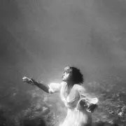 Exposition WOMANAKWA : un panthéon contemporain photographié en apnée