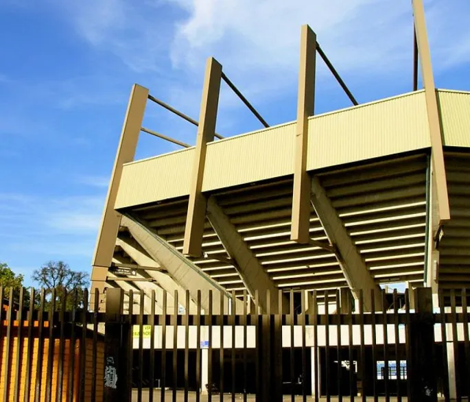 L\'extérieur du Stade de la Meinau, dessiné par l\'architecte François Sauer