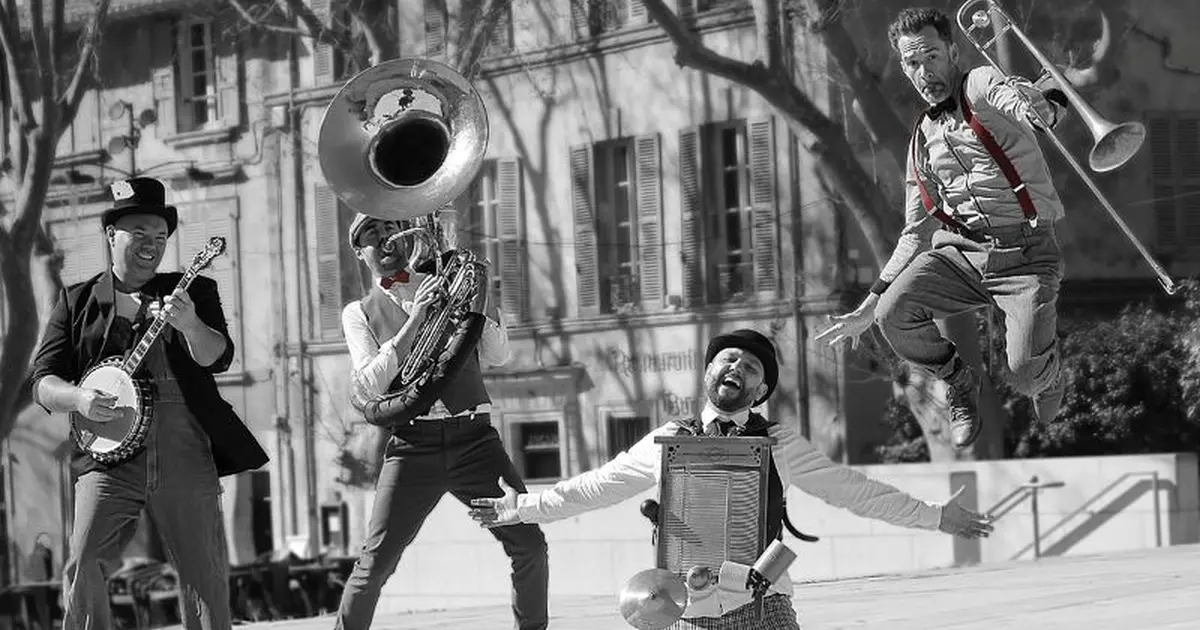 Fanfare The Yellbows