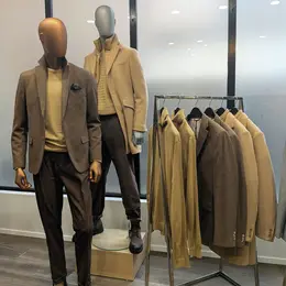 Une nouvelle boutique pour hommes ouvre à Mulhouse, avec le costume en vedette