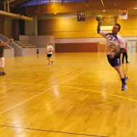 Les débutants adultes peuvent s'initier à la discipline au FC Mulhouse Handball &copy; Sandrine Bavard