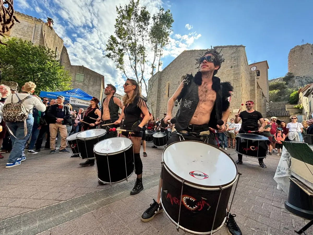 Les animation des rues du Festéjades de Gruissan