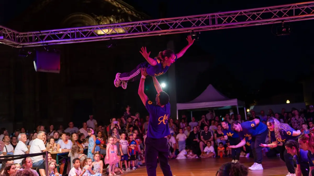 Concerts, déambulations, spectacles... Festi'Neuf c'est l'occasion idéale de passer un week-end plein de bonne humeur en famille ! 