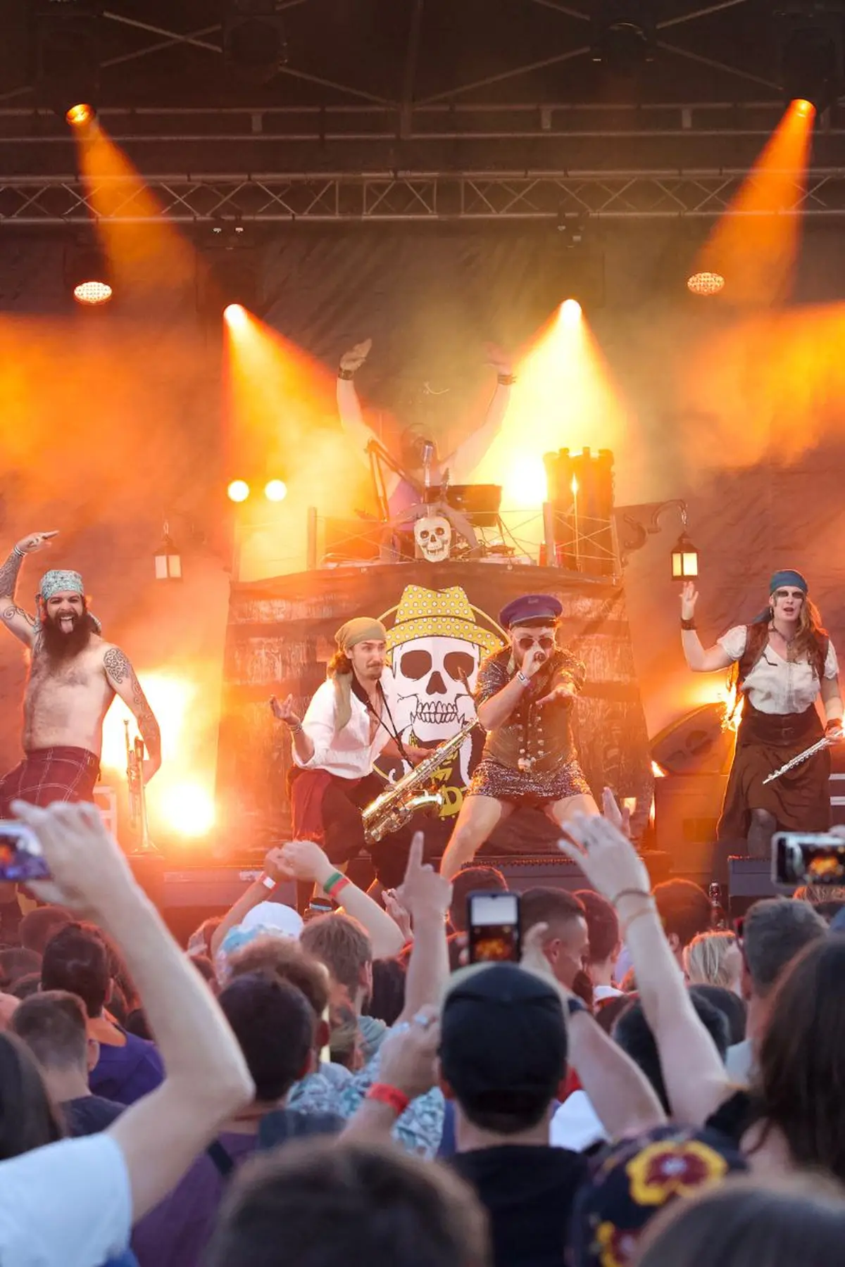 Festival au Village - Golden Parachute  - Concert Turbo Pirate Party