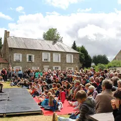 Festival des arts de la rue Les Pieds dans les Etoiles à Seulline