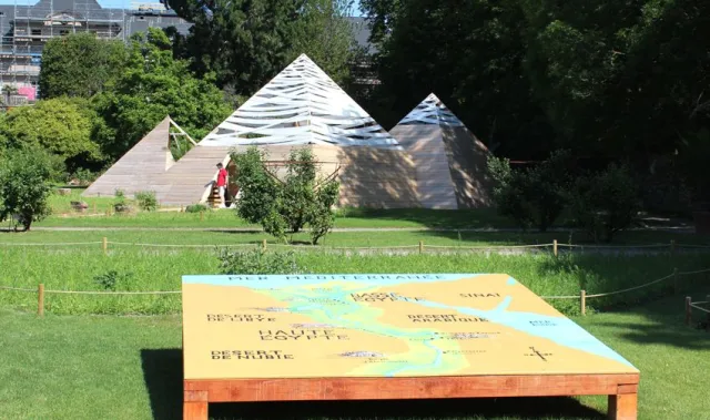 Les superbes pyramides éphémères dans les jardins de Wesserling, vues en 2021