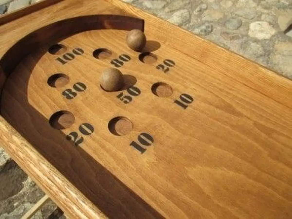 Festival des jeux en bois à Bordeaux, sur les quais de la Garonne