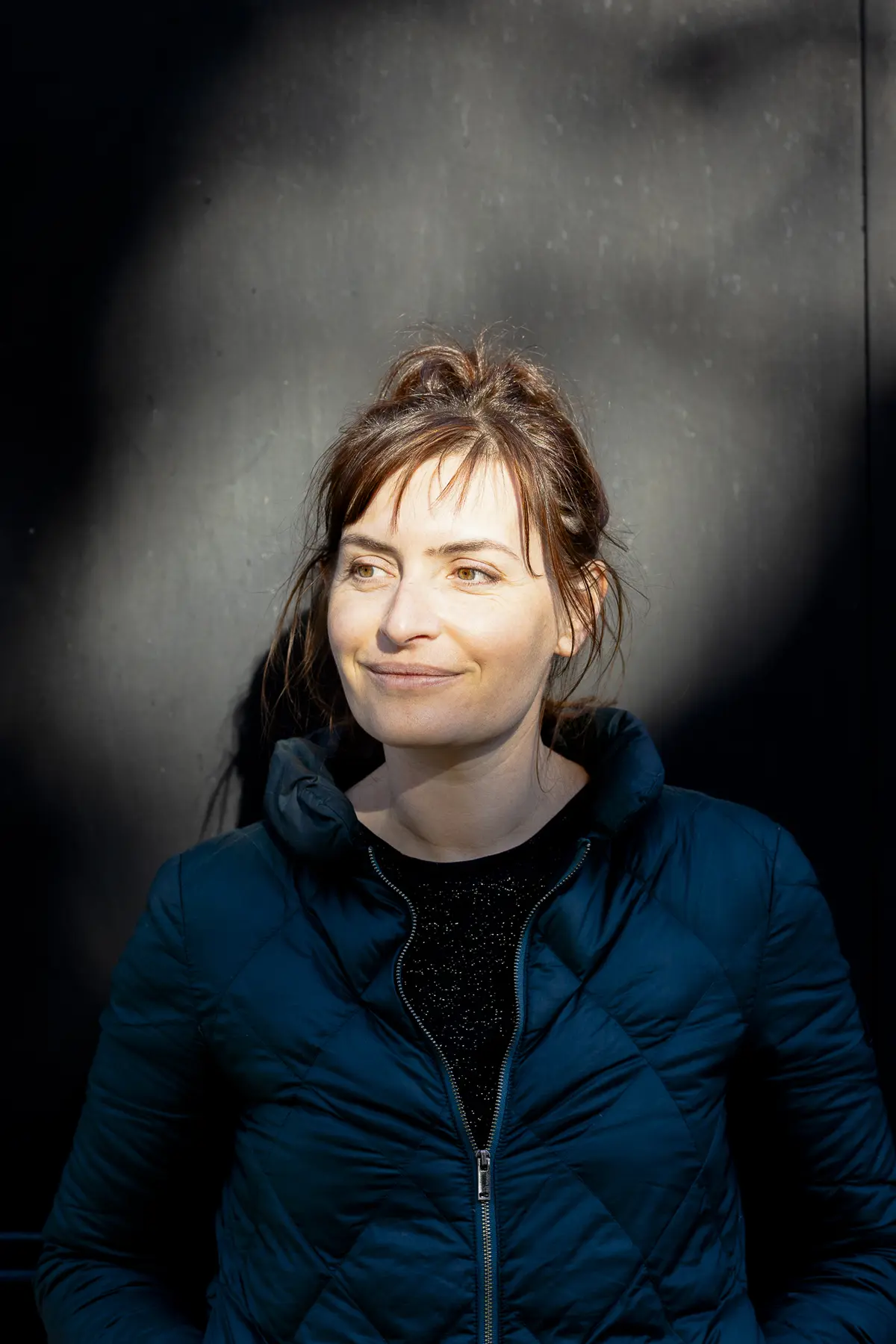 Festival du livre du Haut Quercy -Trois générations, une colère Rencontre avec Laurine Roux autour de Trois fois la colère, lu par Laura Guitteny