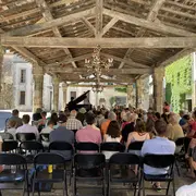 Festival En Blanc Et Noir