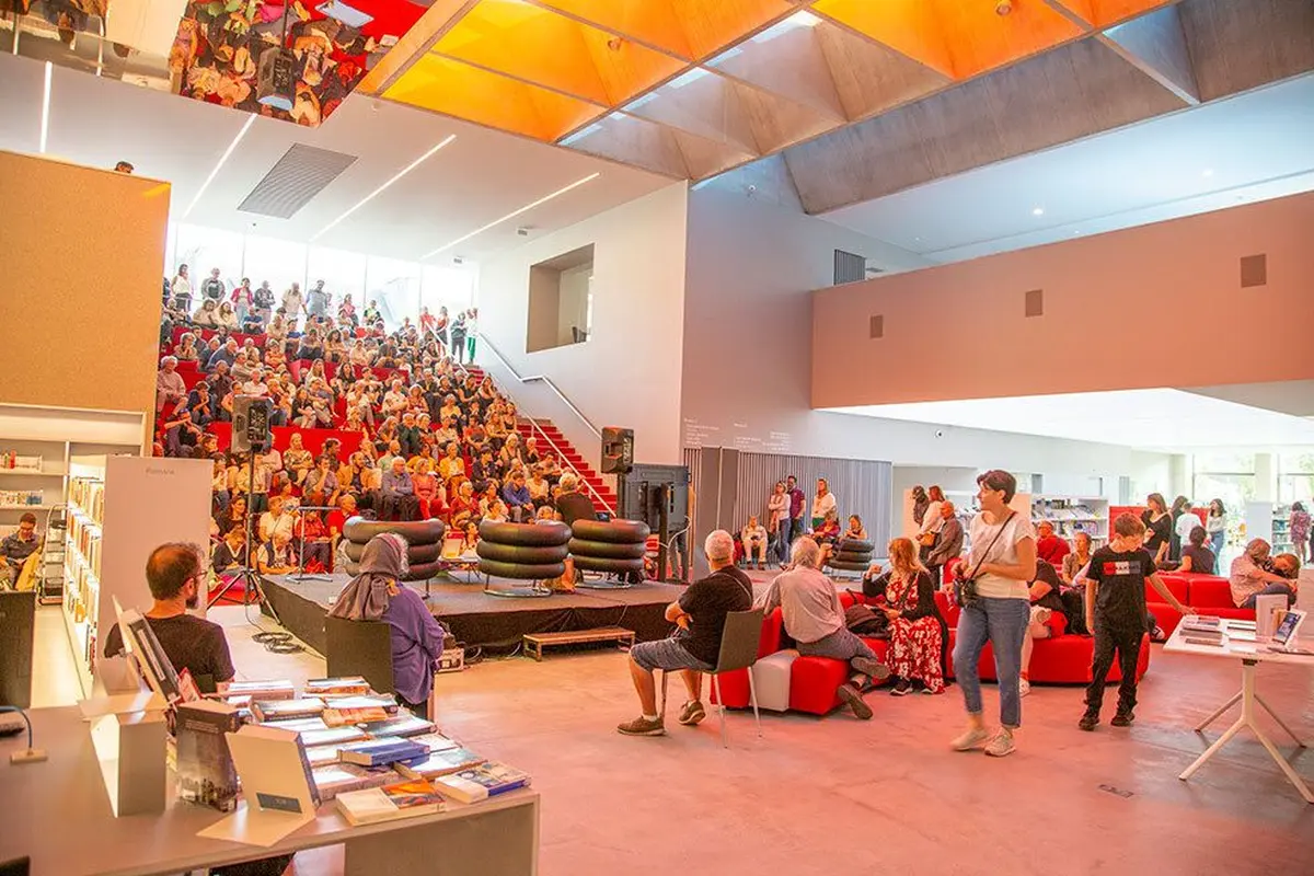 Rencontres, lectures, tables, rondes, ateliers ou encore conférence, tous les moyens sont bons pour découvrir la géographie autrement. 
