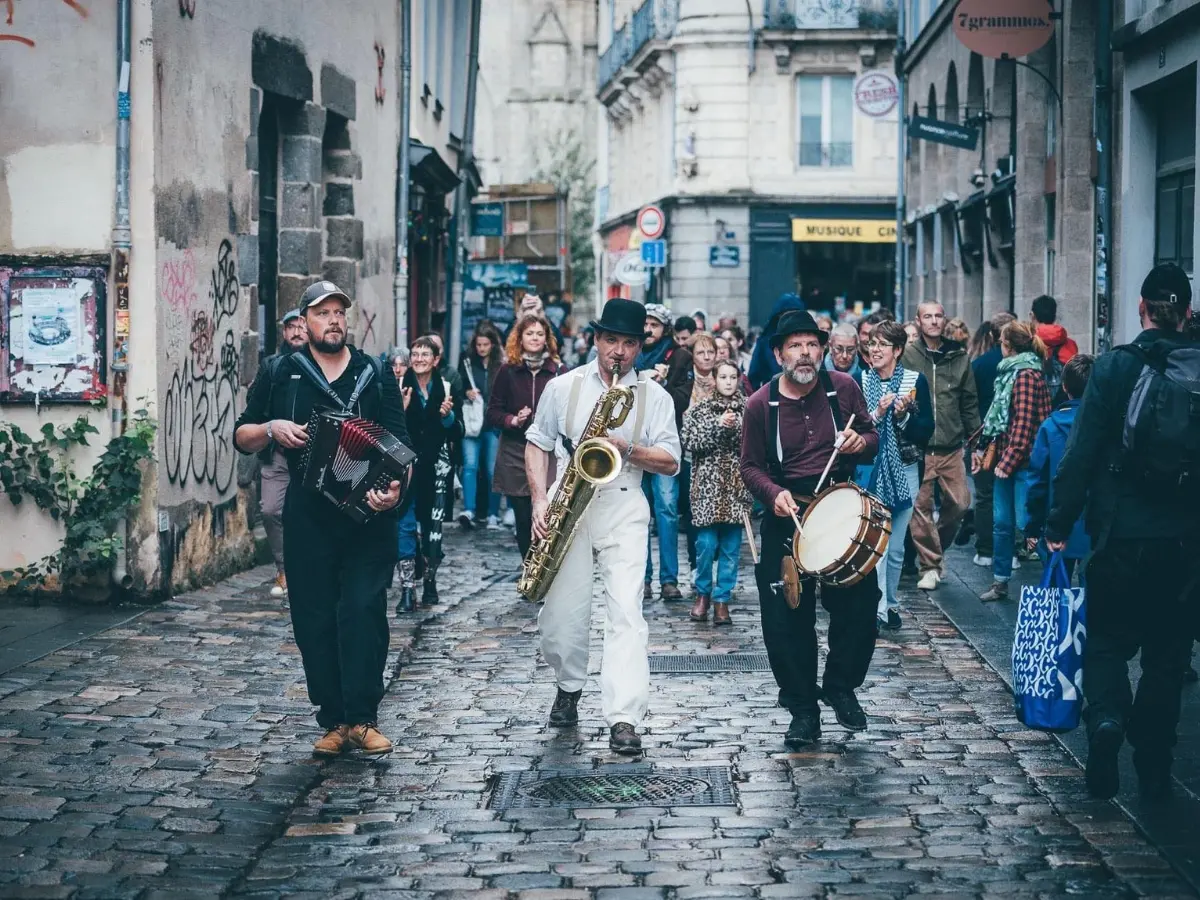 Festival Les Traversées Tatihou - Déambulation Tribal Jâze