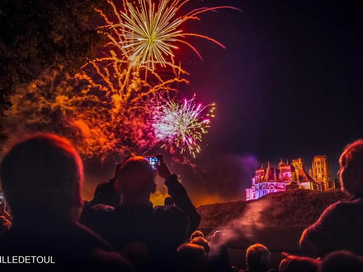 Festival pyrotechnique - Feu d'artifice de la fête nationale