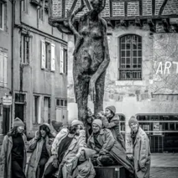Festival Résurgence X : expression corporelle - le corps dans l’espace public avec la Cie Étadam