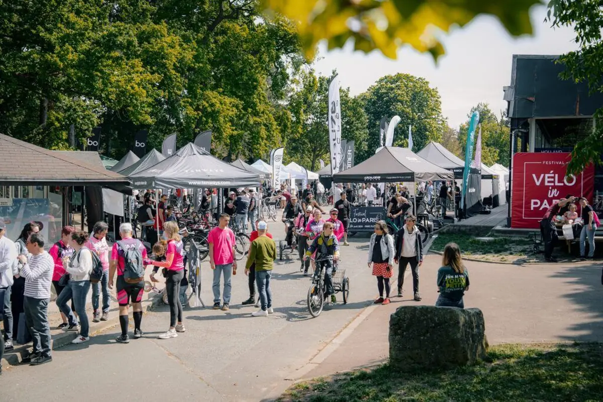 V&eacute;lo in Paris : stands et ateliers v&eacute;lo