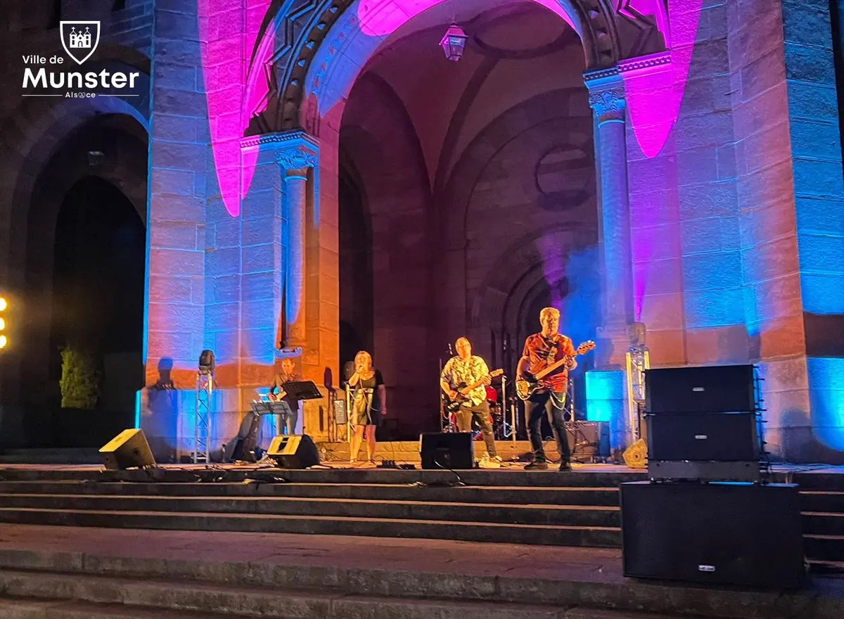 La musique bat son plein