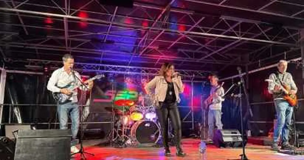 Fête De La Musique Avec Le Groupe "Sepia"