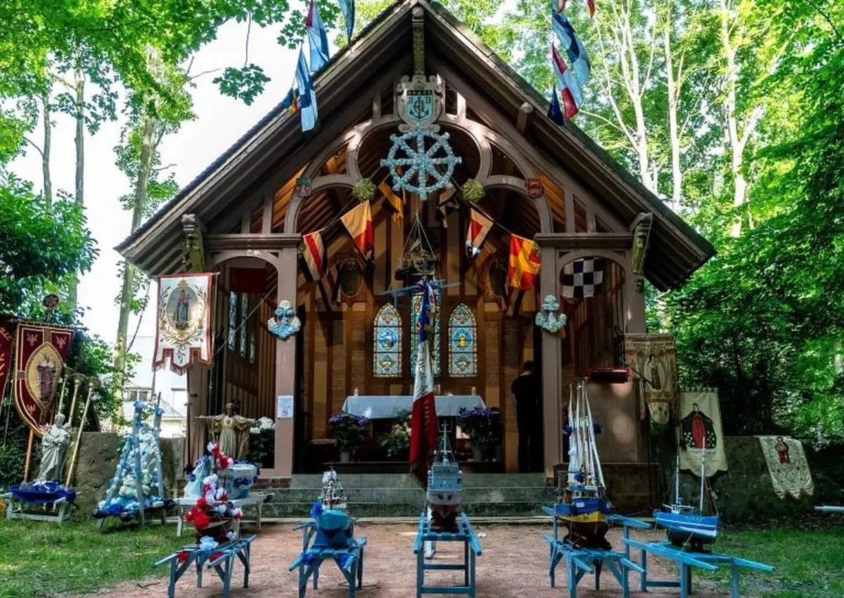 La chapelle Notre-Dame de Gr&acirc;ce est un lieu de p&egrave;lerinage depuis des si&egrave;cles, et c&rsquo;est toujours le cas de nos jours lors de la F&ecirc;te des Marins notamment