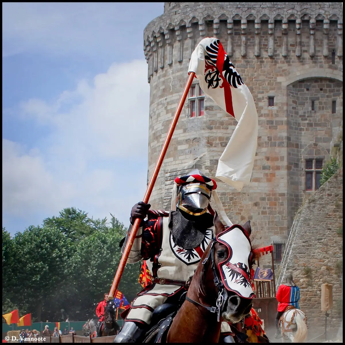 Venez découvrir de nombreux costumes médiévaux à la Fête des Remparts de Dinan