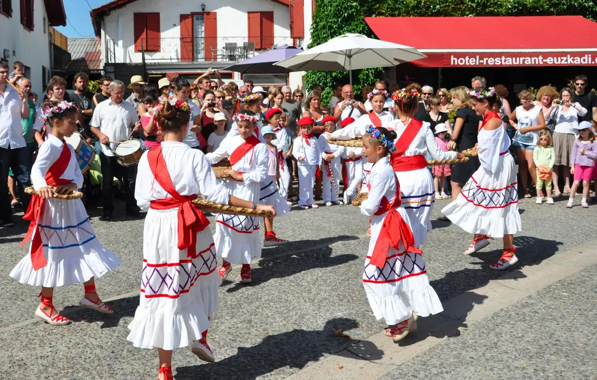 Danses basques lors de la Fête du Piment d'Espelette
