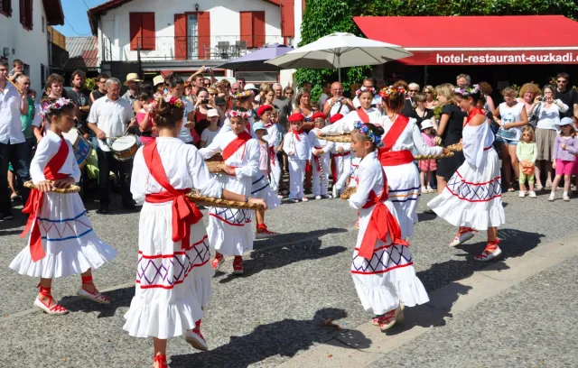 Danses basques lors de la Fête du Piment d\'Espelette