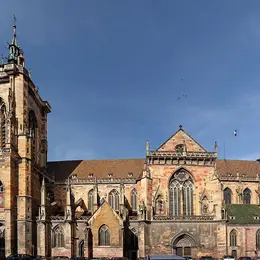 Fête médiévale autour de la Collégiale Saint-Martin à Colmar