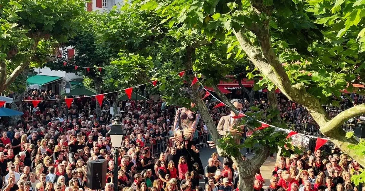 Fêtes de la Saint-Jean 2026 à Saint-Jean-de-Luz : tradition basque, bandas et feu de la Saint-Jean