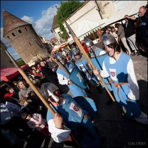 La Fête médiévale  de Semur-en-Auxois et ses preux chevaliers