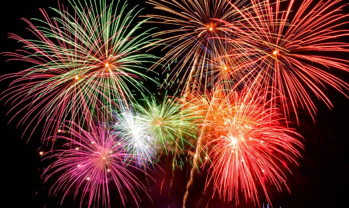 Feu D'Artifice Et Bal