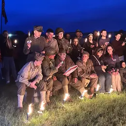 Feu de camp et chants militaires