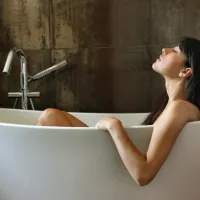 La baignoire, un 'must have' du confort à la maison &copy; Olly - fotolia.com