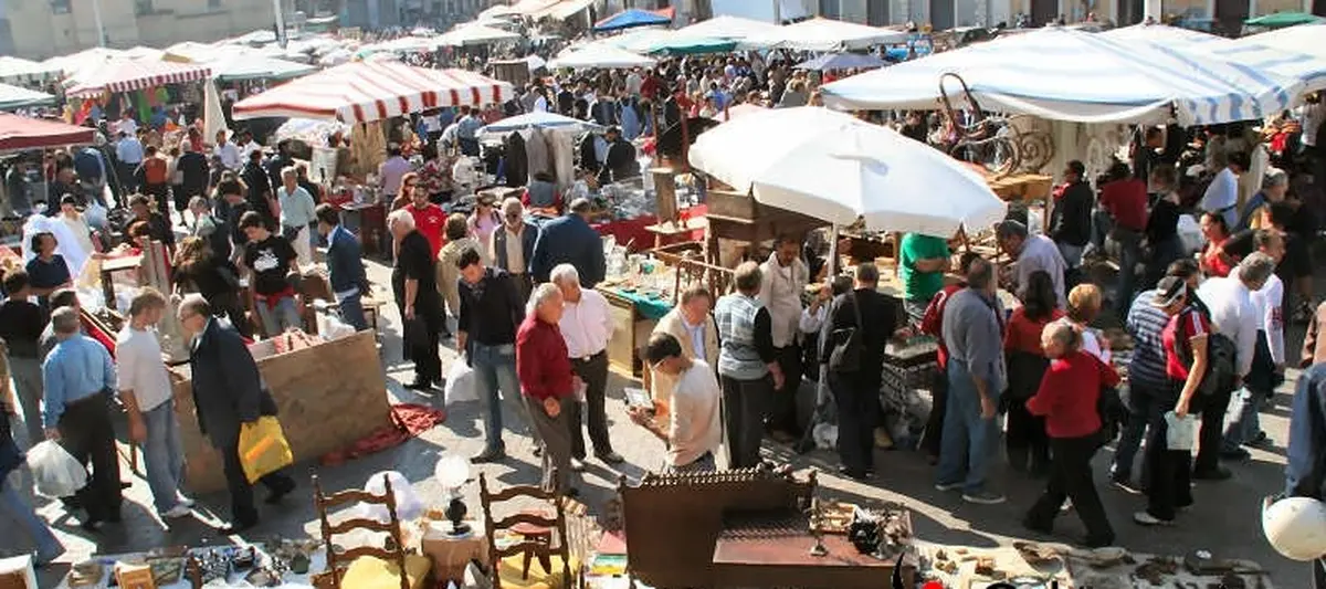 Foire à La Brocante Et Vide Grenier