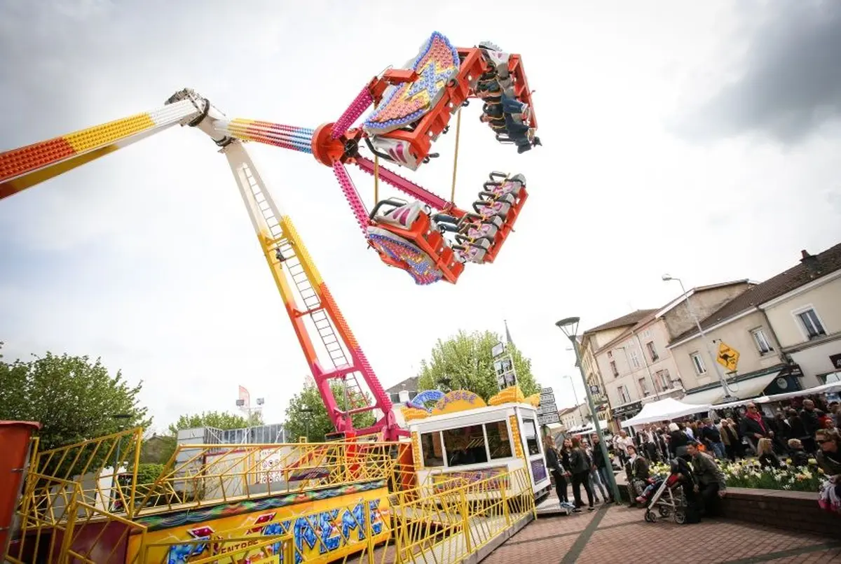 La fête foraine de la Foire aux grenouilles de Vittel 