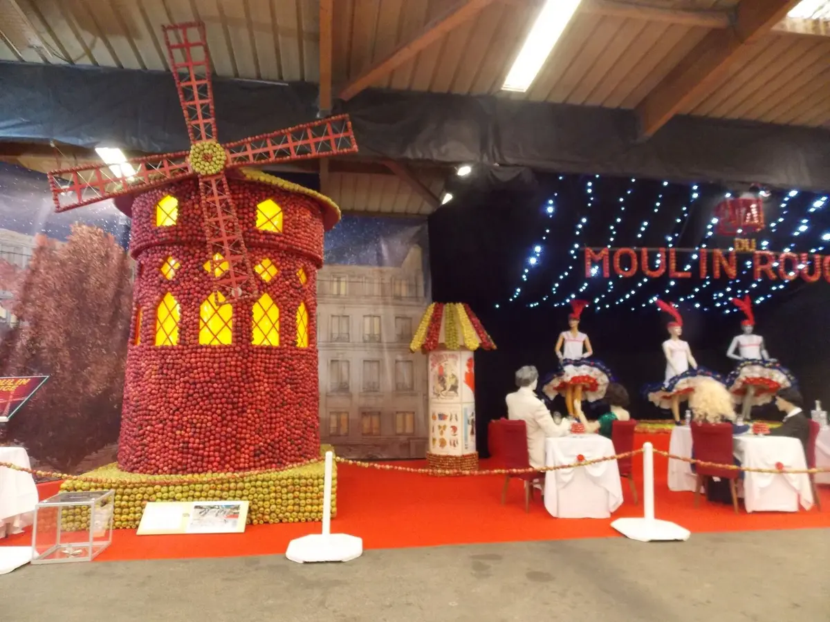 L'an dernier, c'est un Moulin Rouge tout en pomme qui à conquis le public. 