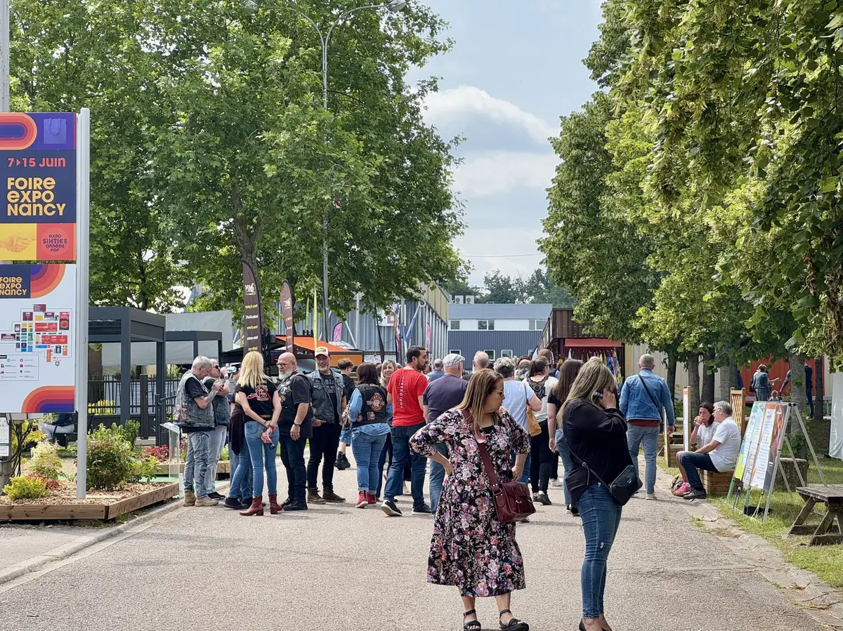 A l'extérieur de la Foire